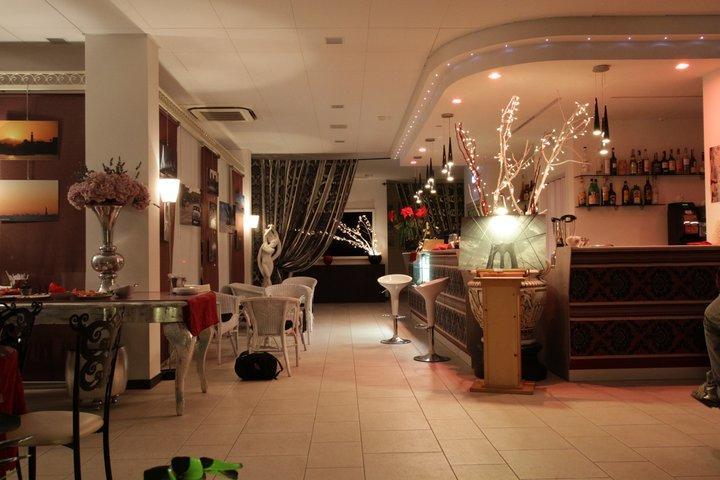 艾娃酒店 阿尔巴·阿德里亚蒂卡 外观 照片